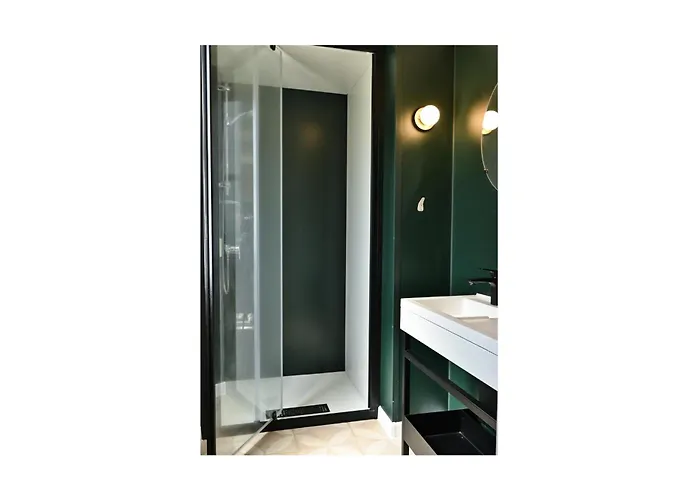 مكان تخييم Rcn Le Moulin De La Pique 5*